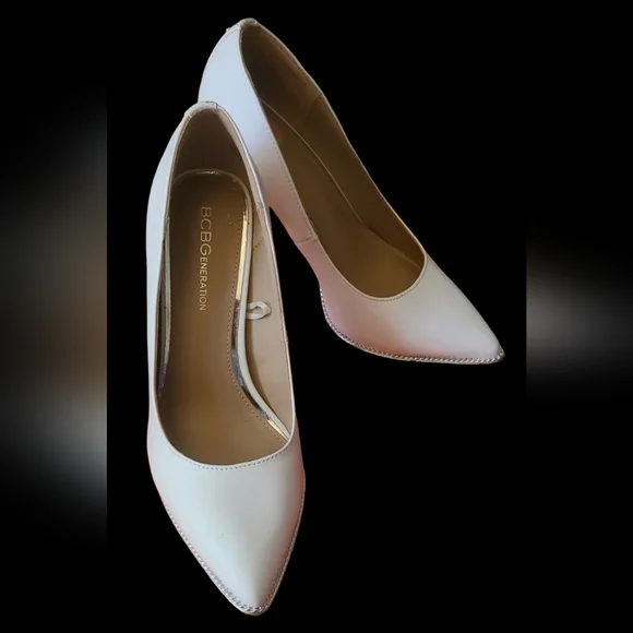 BCBGeneration Harlia White size 7 silver Deco chain Pump - Picture 7 of 7